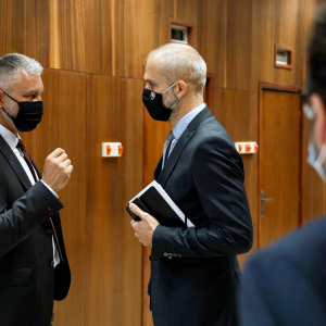 Odovzdanie žiadostí o predloženie ponúk na dodanie novej pásovej a kolesovej techniky pre OS SR (8)