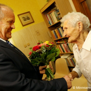 Viera Stehlíková sa vo veku 95 rokov stala oficiálne vojnovou veteránkou, trúfa si byť aj ministerkou obrany