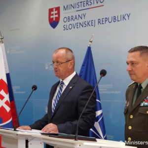 P. Gajdoš: Prijmeme všetky možné opatrenia, aby sme profesionálnym vojakom zamedzili pôsobiť v Slovenských brancoch, vrátane personálnych