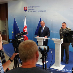 P. Gajdoš: Prijmeme všetky možné opatrenia, aby sme profesionálnym vojakom zamedzili pôsobiť v Slovenských brancoch, vrátane personálnych