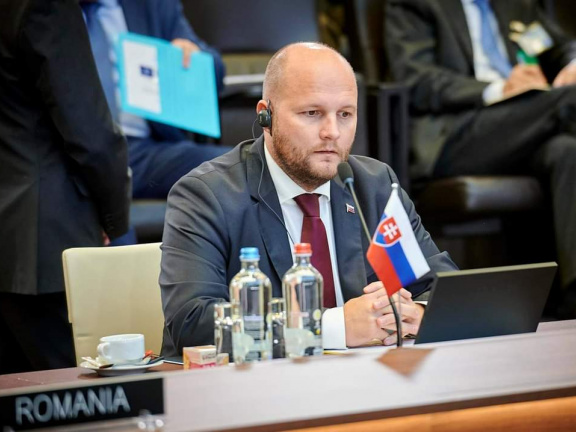 Minister J. Naď na rokovaniach NATO v Bruseli (1)