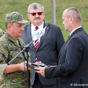 Minister Gajdoš odovzdal vojakom ďalšia dva vrtuľníky Black Hawk, využívať ich budú aj na pomoc v krízových situáciách