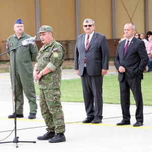 Minister Gajdoš odovzdal vojakom ďalšie dva vrtuľníky Black Hawk, využívať ich budú aj na pomoc v krízových situáciách