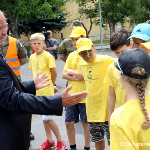 Študenti Detskej univerzity Komenského strávili v Leviciach deň s vojakmi