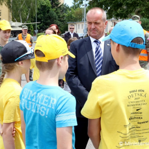 Študenti Detskej univerzity Komenského strávili v Leviciach deň s vojakmi