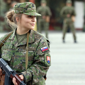 Príslušníci dobrovoľnej vojenskej prípravy majú za sebou prvé dni výcviku