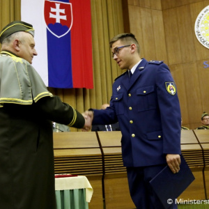 Ozbrojené sily majú nových dôstojníkov