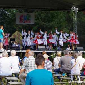 Deti zo Svidníka oslávili svoj sviatok s vojakmi 