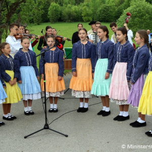 Minister Gajdoš si pod Muránskym hradom uctil pamiatku obetí 2. svetovej vojny