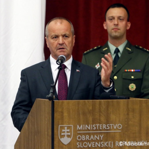 Profesionálni vojaci a zamestnanci rezortu obrany si pripomenuli 73. výročie ukončenia 2. svetovej vojny