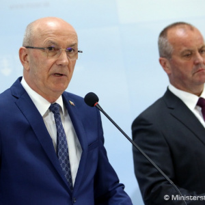 Ministerstvo obrany sa ohadzuje voči domnienkam poslanca Krajniaka, žiada ho o dôkazy, v opačnom prípade podá trestné oznámenie