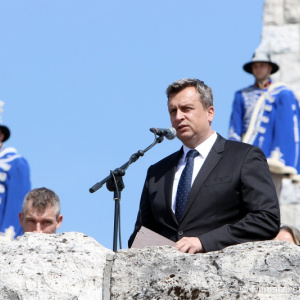 Minister Gajdoš si na Bradle uctil pamiatku generála M. R. Štefánika