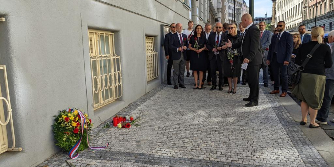 Pietna spomienka Praha (1)