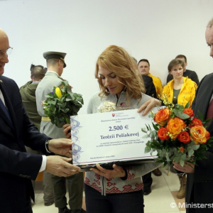 Minister Gajdoš odovzdal zlatej Anastasii Kuzminovej sľúbené prekvapenie, s celou rodinou si oddýchne v kúpeľoch