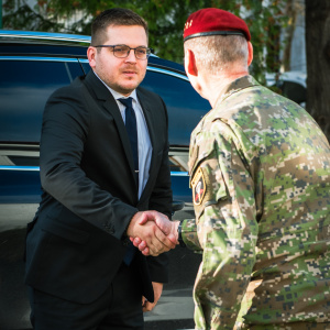 Privítanie na 5. pluku špeciálneho určenia