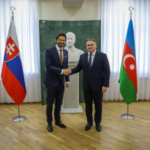 Podanie rúk s prezidentom