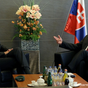 Minister Gajdoš rokoval s americkým veľvyslancom A. Sterlingom