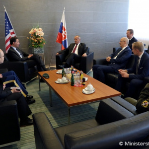 Minister Gajdoš rokoval s americkým veľvyslancom A. Sterlingom