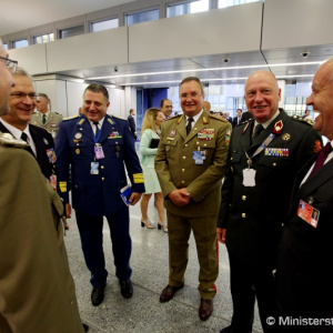 Slovensko sa zapojí do projektu NATO v oblasti obstarávania a skladovania presne riadenej munície