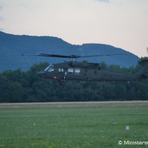 Do výzbroje ozbrojených síl pribudli ďalšie dva vrtuľníky UH-60M Black Hawk