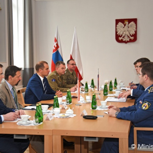 Štátny tajomník R. Ondrejcsák rokoval s podtajomníkom ministerstva národnej obrany Poľska T. Szatkowskim