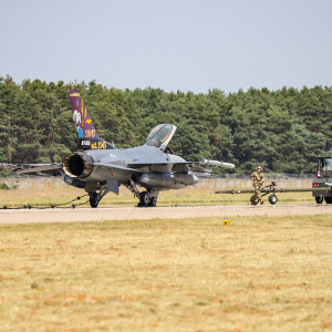 Pristátie F-16