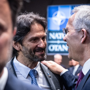 Minister obrany a generálny tajomník NATO