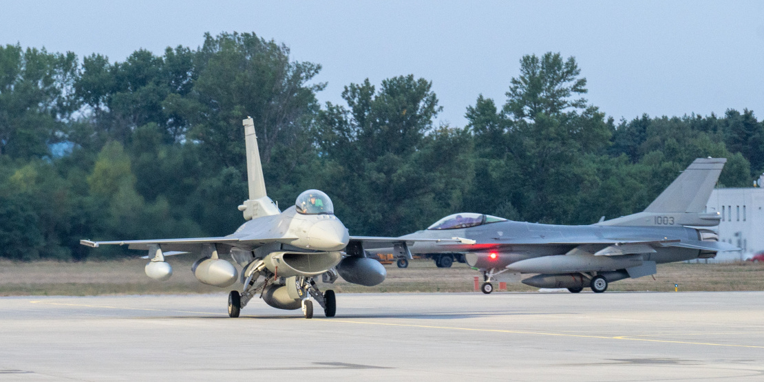F-16 