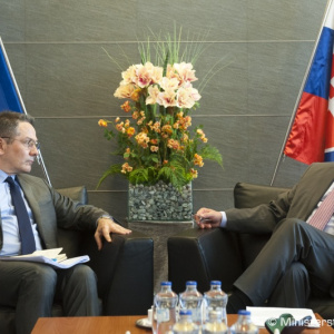 Minister P. Gajdoš rokoval s francúzskym veľvyslancom Ch. Leonzim