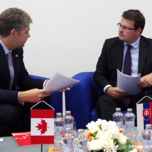 S Kanadou o spolupráci v eFP i o deťoch v ozbrojených konfliktoch