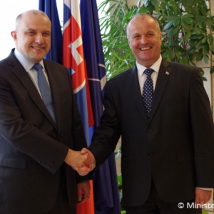 Minister Gajdoš rokoval s estónskym ministrom obrany Jürim Luikom