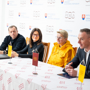 Tlačová konferencia celok