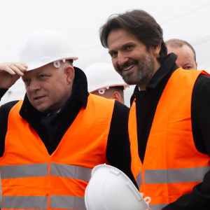 Robert Fico a Robert Kaliňák pózujú fotografom