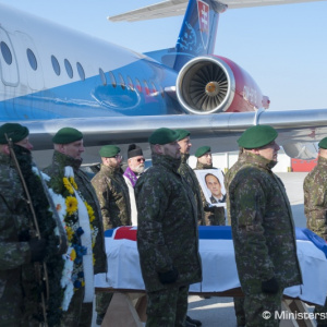 Vládny špeciál priviezol z Bosny a Hercegoviny telo zosnulého slovenského vojaka