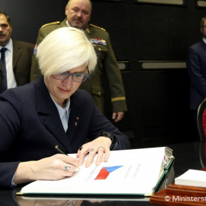 Minister Gajdoš a ministerka Šlechtová podpísali vykonávaciu dohodu k zmluve o vzájomnej ochrane vzdušného priestoru