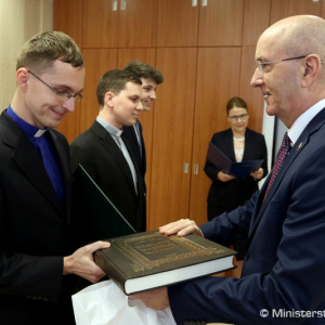 Minister Gajdoš odovzdal ocenenia víťazom literárnej súťaže