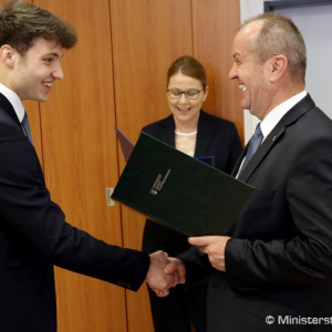 Minister Gajdoš odovzdal ocenenia víťazom literárnej súťaže
