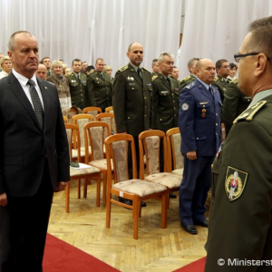 Zamestnanci rezortu obrany a profesionálni vojaci si pripomenuli Deň boja za slobodu a demokraciu