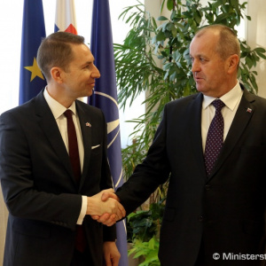 Minister P. Gajdoš rokoval s britským veľvyslancom A. J. Garthom