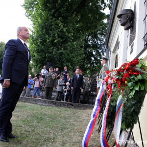 Minister Gajdoš si v obci Košariská pripomenul 137. výročie narodenia generála Štefánika