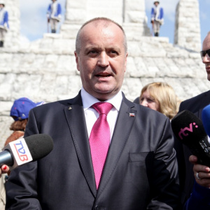Minister Gajdoš si v rámci celoštátnej spomienkovej slávnosti uctil pamiatku generála M. R. Štefánika