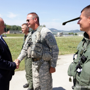 Minister Gajdoš odovzdal vzdušným silám prvé dva vrtuľníky Black Hawk