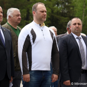 Minister Gajdoš si pod Muránskym hradom uctil pamiatku obetí 2. svetovej vojny