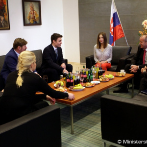 Minister Gajdoš ocenil víťazov literárnej súťaže rezortu obrany, študenti písali o vlastenectve 