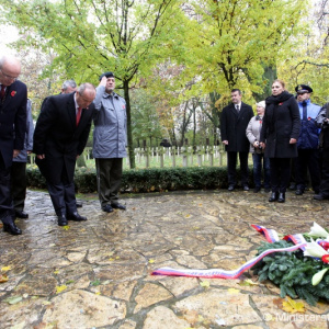 Minister Gajdoš si uctil pamiatku vojnových veteránov a na ich počesť zabehol 5 kilometrov