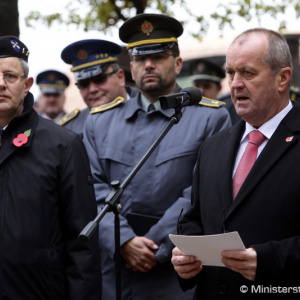 Minister Gajdoš si uctil pamiatku vojnových veteránov a na ich počesť zabehol 5 kilometrov
