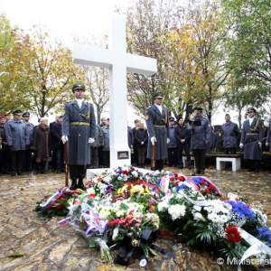 Minister Gajdoš si uctil pamiatku vojnových veteránov a na ich počesť zabehol 5 kilometrov