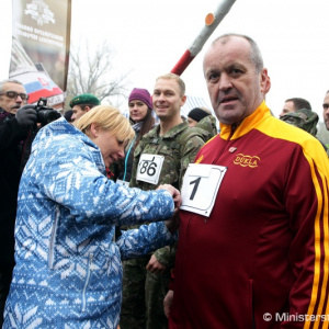 Minister Gajdoš si uctil pamiatku vojnových veteránov a na ich počesť zabehol 5 kilometrov