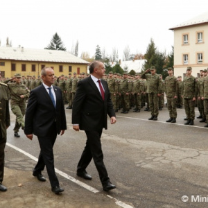 Prezident A. Kiska a minister obrany P. Gajdoš navštívili vojakov pozemných síl v Trenčíne