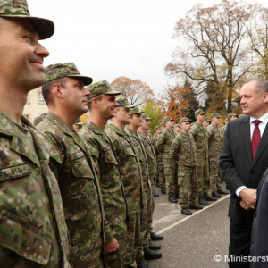 Prezident A. Kiska a minister obrany P. Gajdoš navštívili vojakov pozemných síl v Trenčíne